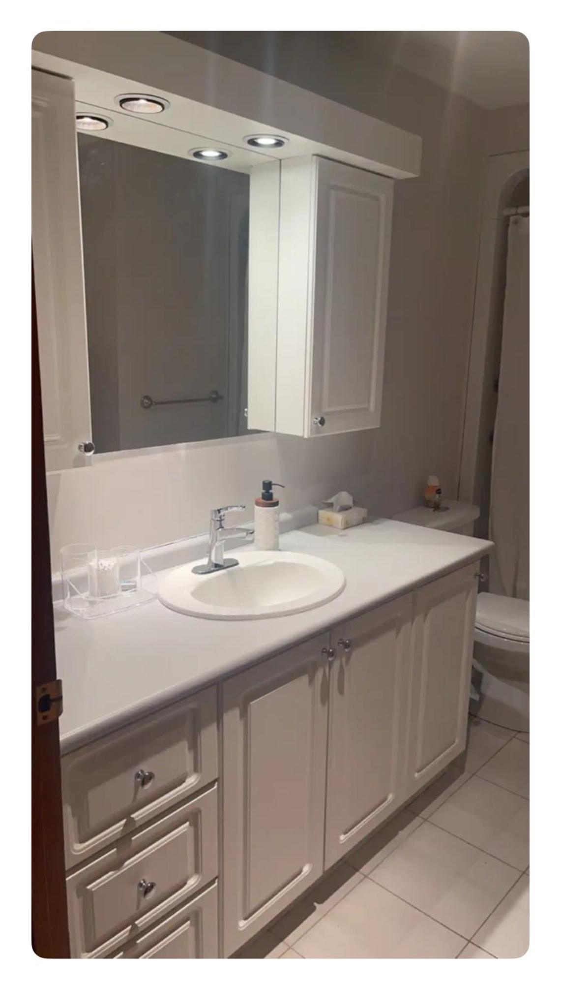 One-bedroom Number1 With Shared-bathroom And Shared Kitchen Apartment Montreal