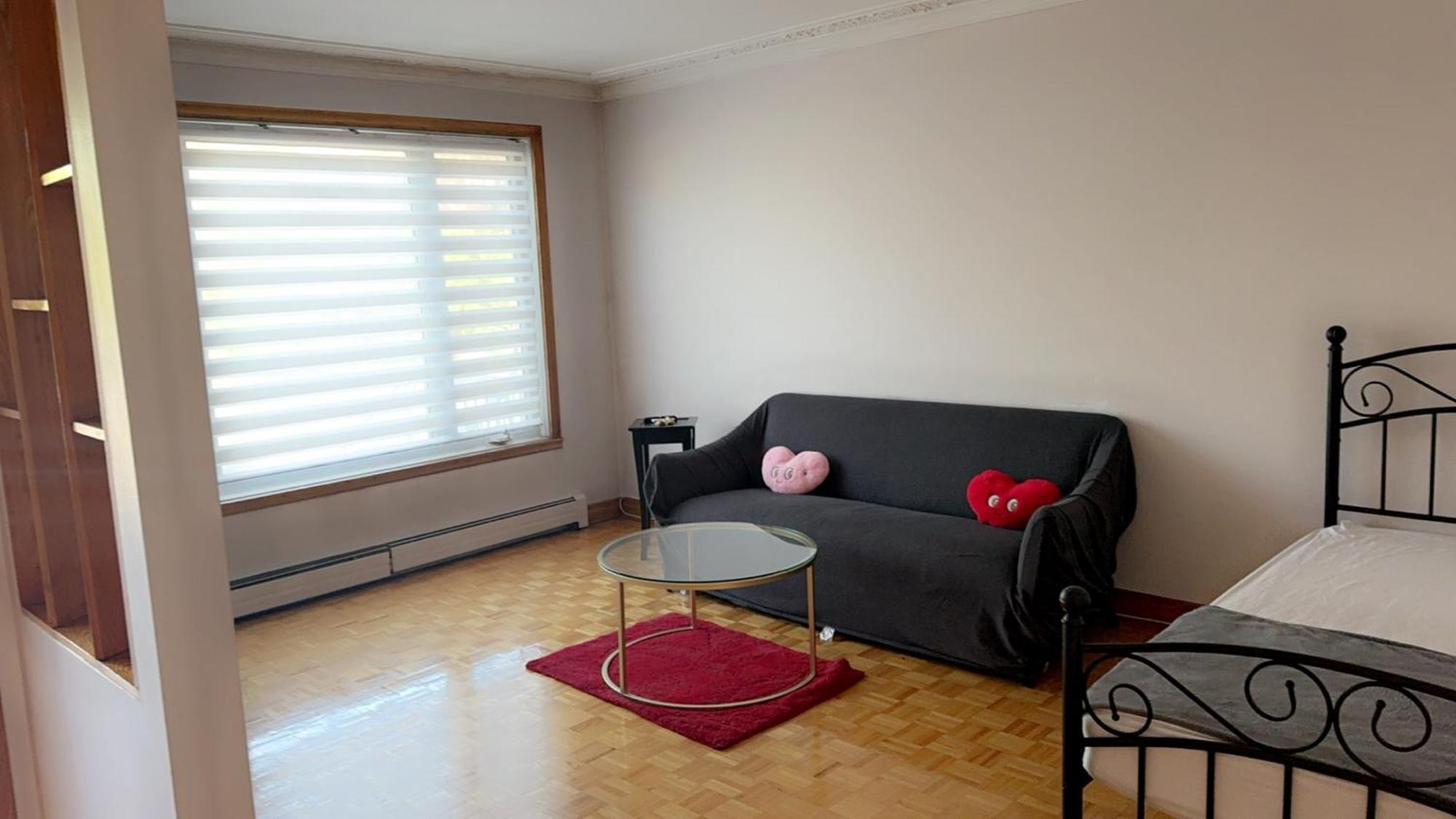 One-bedroom Number1 With Shared-bathroom And Shared Kitchen Apartment