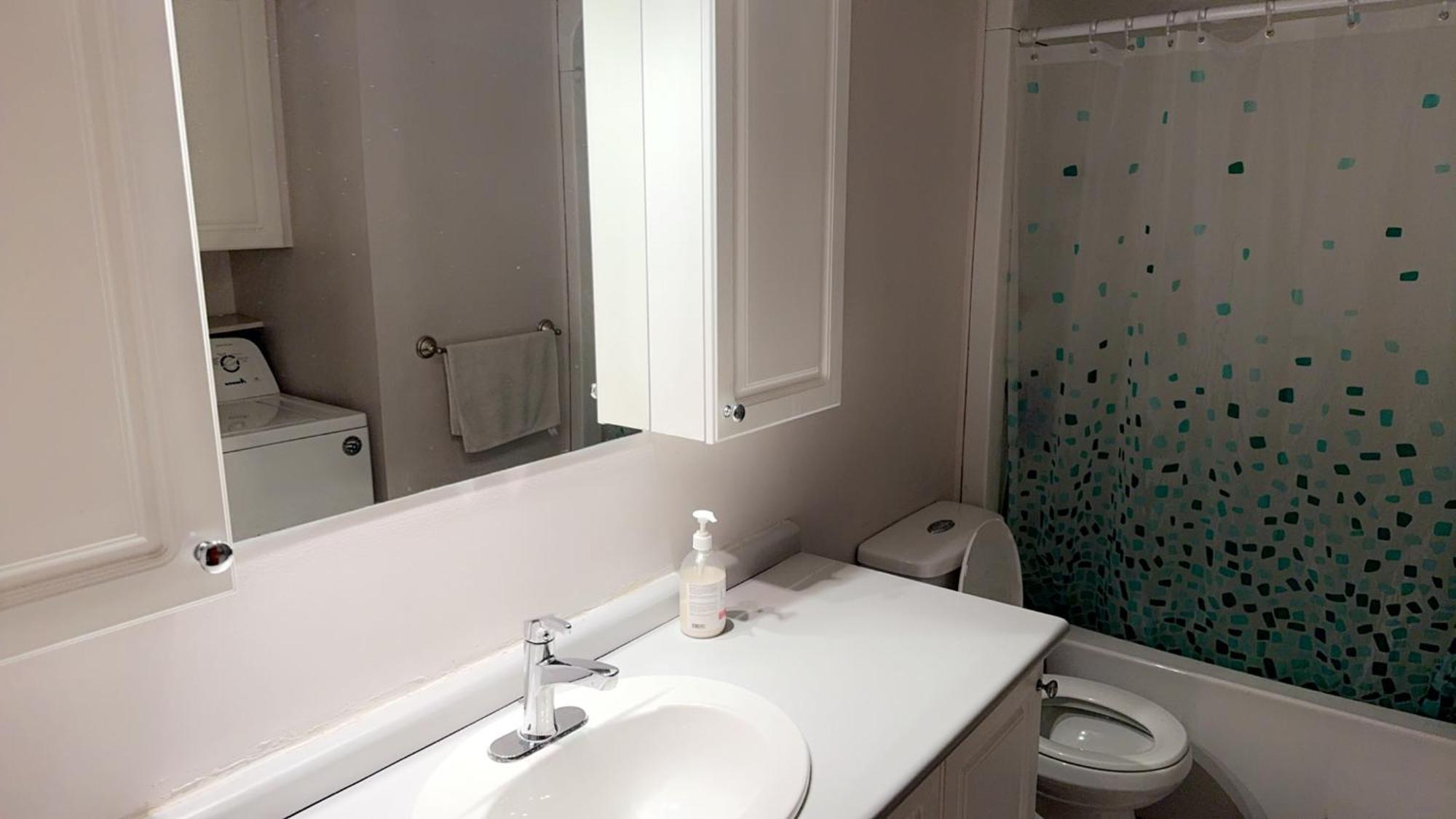 One-bedroom Number1 With Shared-bathroom And Shared Kitchen Montreal